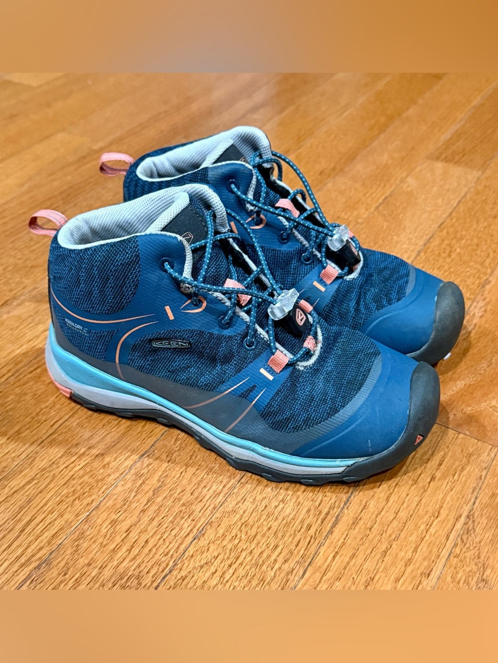 Keen Girls 3 Kids Terradora Mid Top Waterproof Hiking Boots Shoes Youth Trail